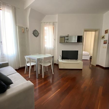 Avantgard Rooms Western Station Bologna Bagian luar foto