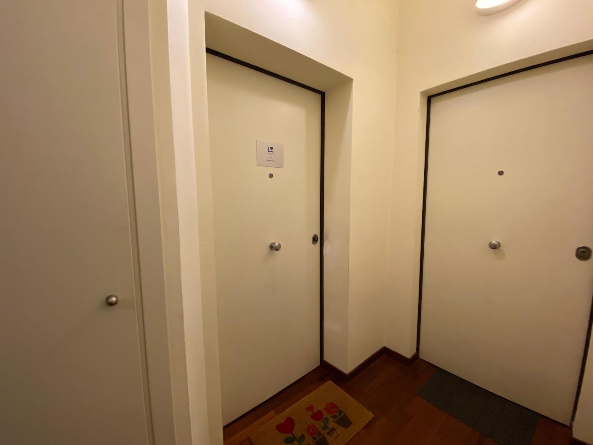 Avantgard Rooms Western Station Bologna Bagian luar foto