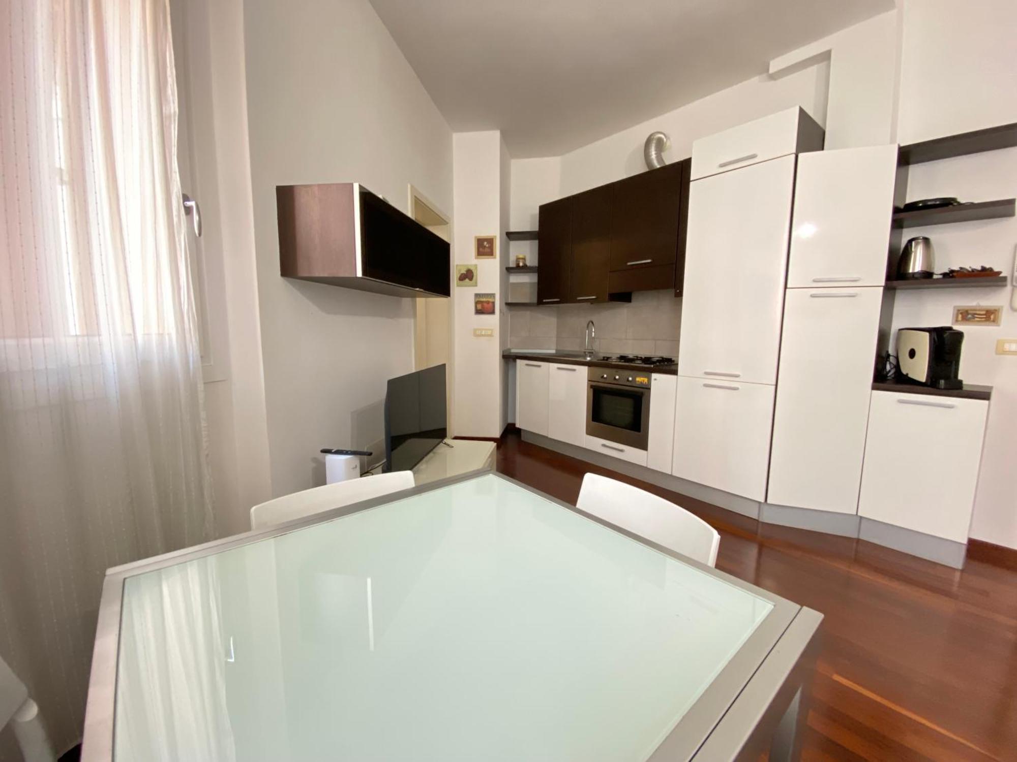 Avantgard Rooms Western Station Bologna Bagian luar foto