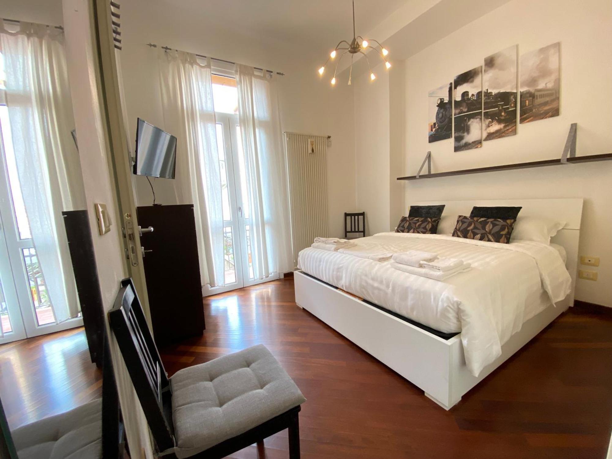 Avantgard Rooms Western Station Bologna Bagian luar foto