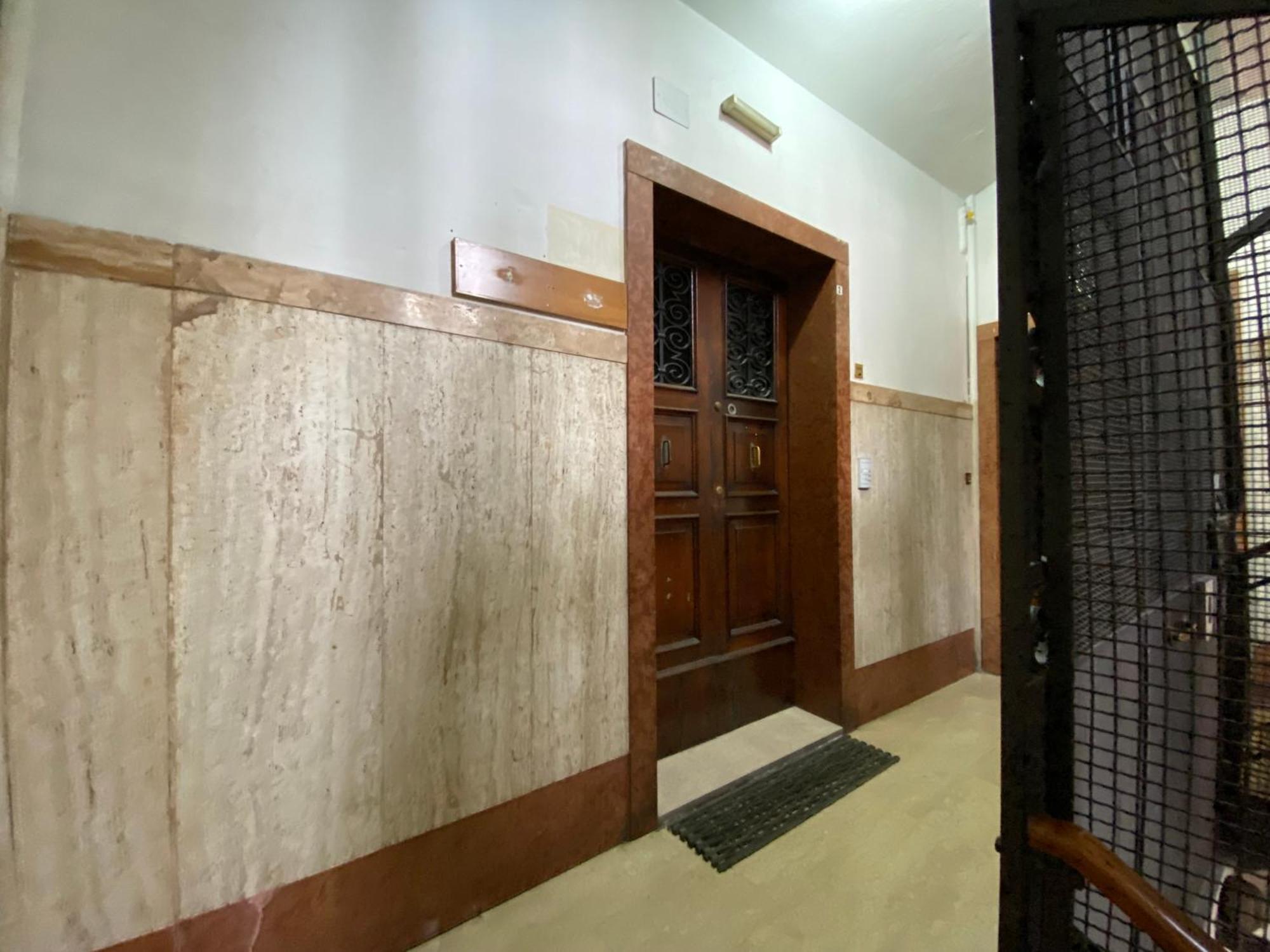 Avantgard Rooms Western Station Bologna Bagian luar foto