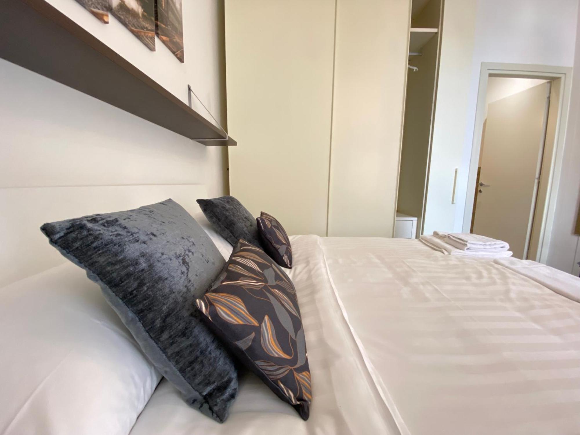 Avantgard Rooms Western Station Bologna Bagian luar foto