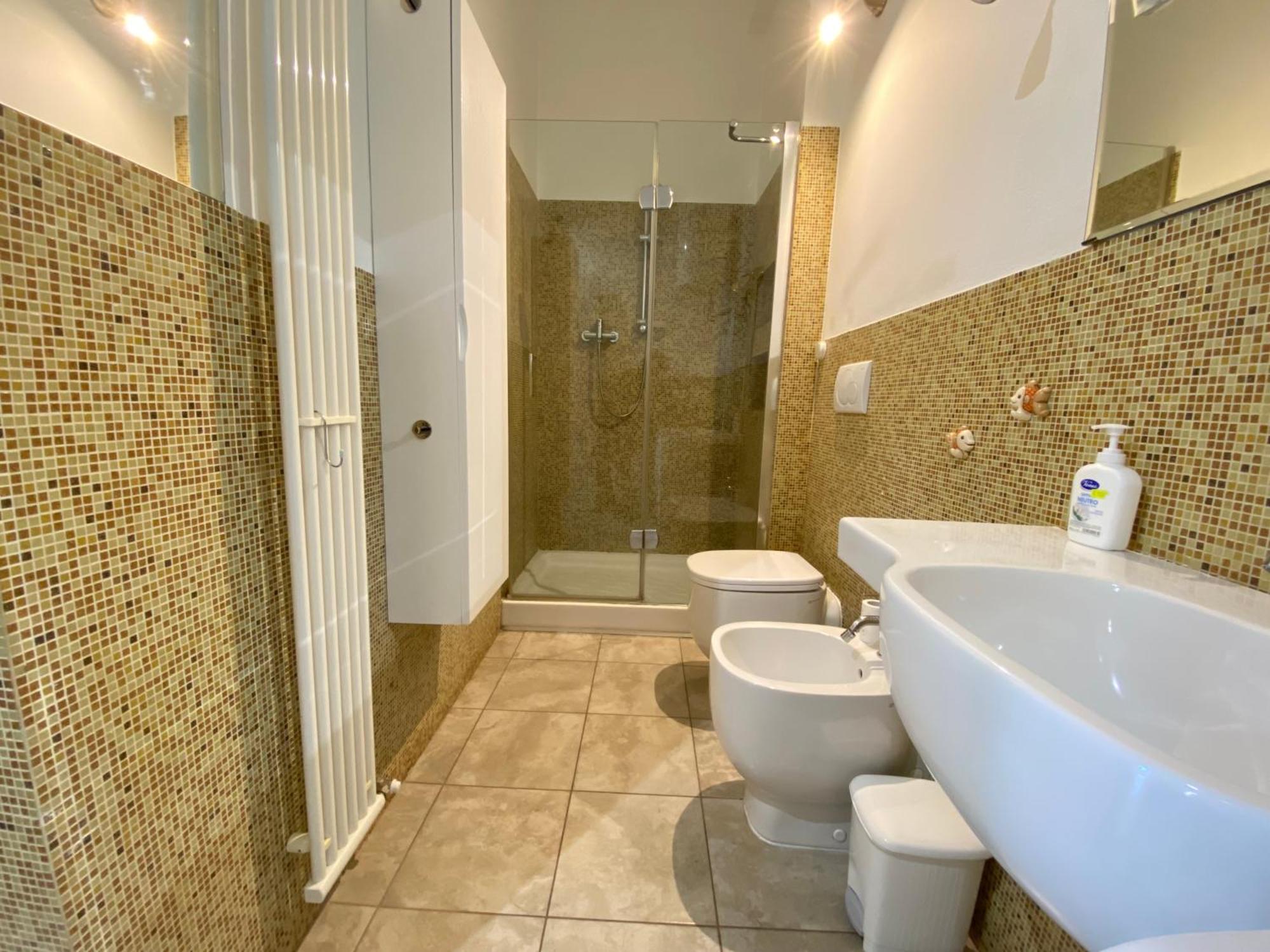 Avantgard Rooms Western Station Bologna Bagian luar foto