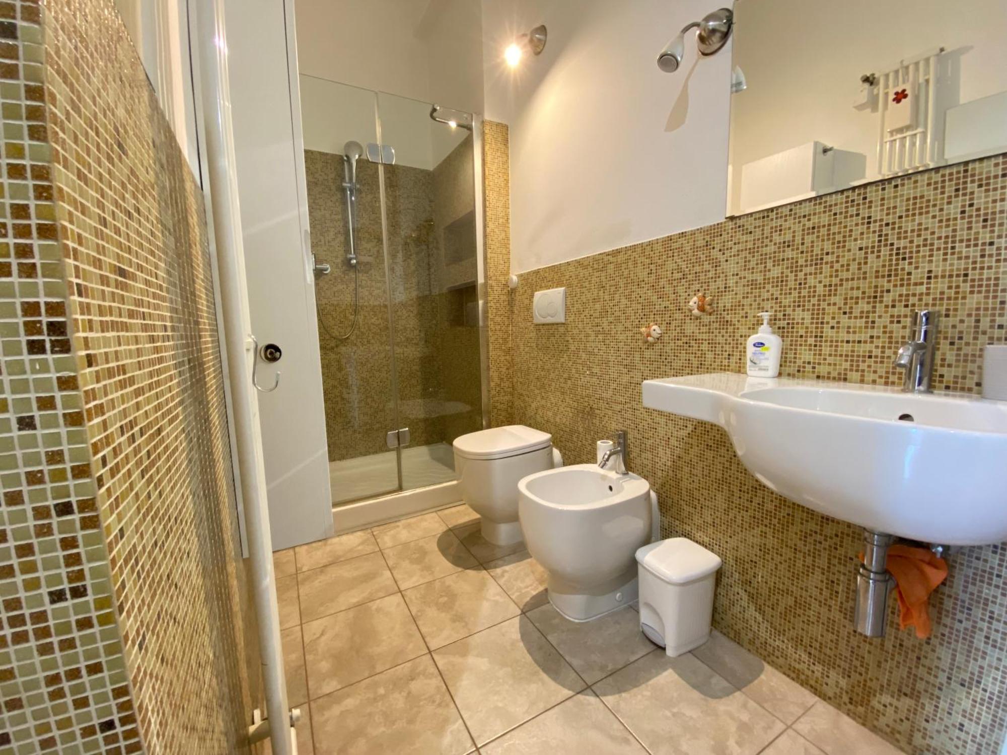 Avantgard Rooms Western Station Bologna Bagian luar foto